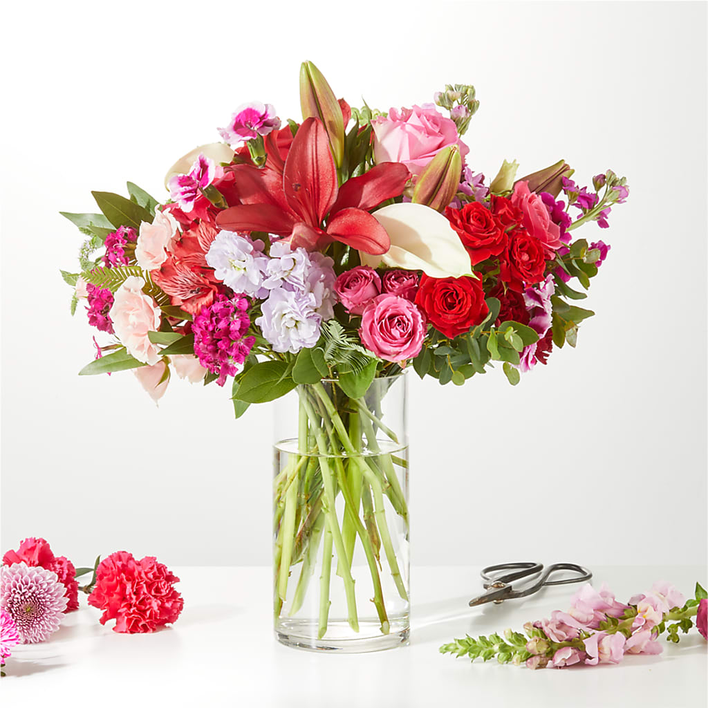 Swooning Over You - A Luxury Florist Original – Newell Flower Shop Ltd., Kamloops BC