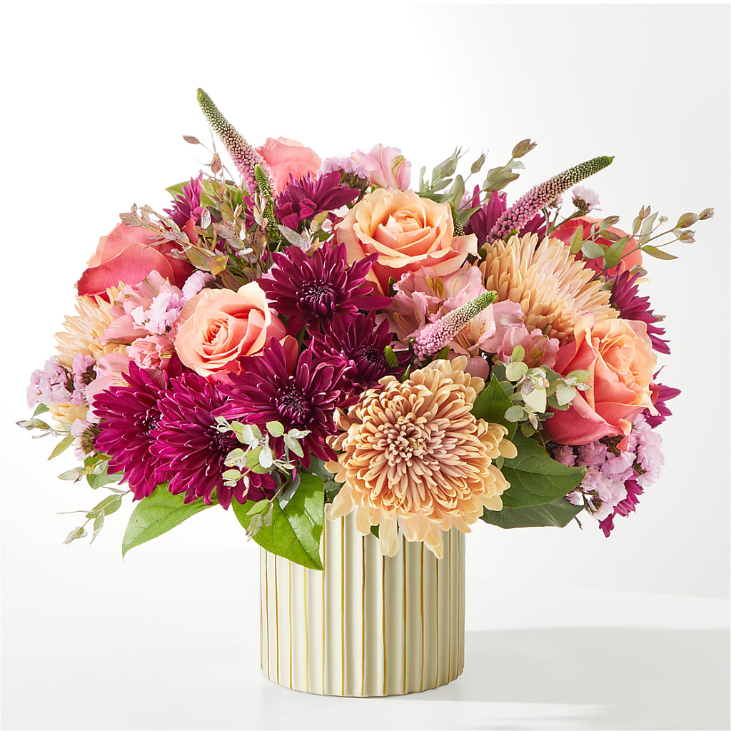 Berry Cobbler Bouquet with Ivory Vase –  Newell Flower Shop Ltd., Kamloops BC