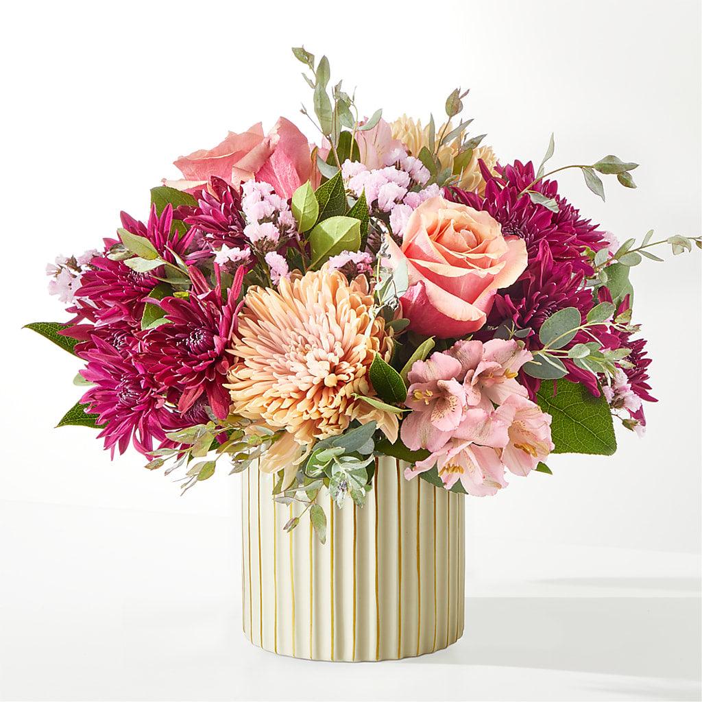 Berry Cobbler Bouquet with Ivory Vase –  Newell Flower Shop Ltd., Kamloops BC