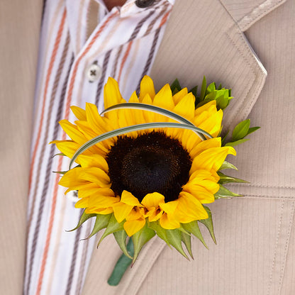 Free Spirit Boutonniere –  Newell Flower Shop Ltd., Kamloops BC